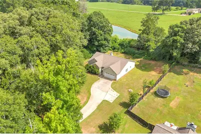 662 Carla Court, Winder, GA 30680 - Photo 2