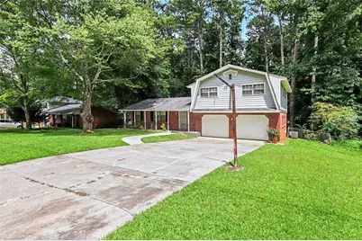 815 Dunleith Court, Stone Mountain, GA 30083 - Photo 4