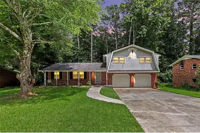 815 Dunleith Court, Stone Mountain, GA 30083 - Photo 4
