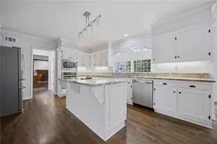 7525 S Spalding Lake Dr, Sandy Springs, GA 30350 - Photo 20