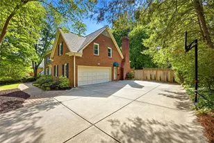 7525 S Spalding Lake Dr, Sandy Springs, GA 30350 - Photo 4
