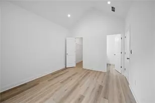 2050 Morehouse Dr NW, Atlanta, GA 30314 - Photo 22