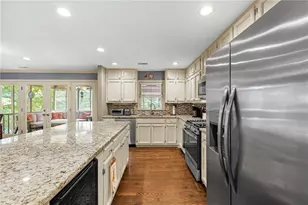 160 Fairway Ridge Dr, Johns Creek, GA 30022 - Photo 8