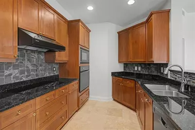 2828 Peachtree Road NE #802, Atlanta, GA 30305 - Photo 14