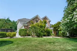 74 Vinings Lake Dr SW, Mableton, GA 30126 - Photo 2