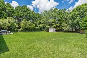 967 Garden Woods Ct, Loganville, GA 30052 - Photo 2