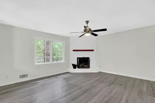 131 Little Brook Dr, Woodstock, GA 30188 - Photo 4