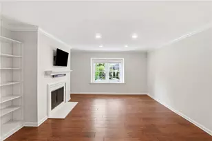 53 Chaumont Square NW, Atlanta, GA 30327 - Photo 4