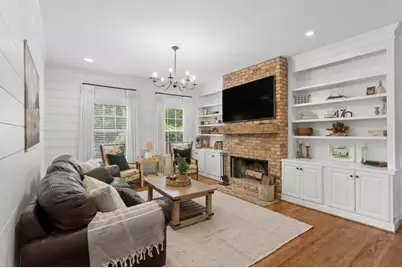 1875 La Dawn Lane NW, Atlanta, GA 30318 - Photo 4