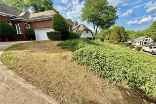 3607 Hampstead Ln NE, Roswell, GA 30075 - Photo 4