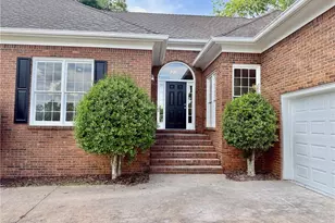 3607 Hampstead Ln NE, Roswell, GA 30075 - Photo 2