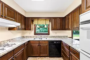 2405 Post Oak Tritt Rd, Marietta, GA 30062 - Photo 10