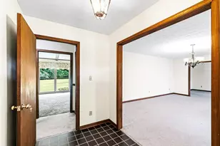 2405 Post Oak Tritt Rd, Marietta, GA 30062 - Photo 4