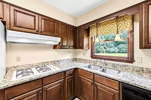2405 Post Oak Tritt Rd, Marietta, GA 30062 - Photo 12