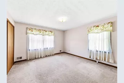 2405 Post Oak Tritt Road, Marietta, GA 30062 - Photo 24