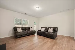 3923 King Fisher Dr, Atlanta, GA 30349 - Photo 8
