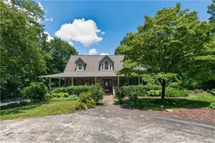330 Scarlet Ln, Lakemont, GA 30552 - Photo 2