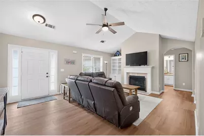 1429 Silvergate Way, Winder, GA 30680 - Photo 6