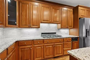 9335 Huntcliff Trce, Sandy Springs, GA 30350 - Photo 10