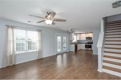 126 W Oaks Place, Woodstock, GA 30188 - Photo 4