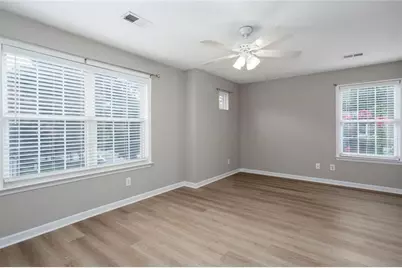 126 W Oaks Place, Woodstock, GA 30188 - Photo 10