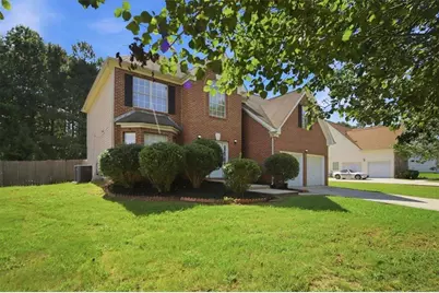 9229 Carnes Crossing Circle, Jonesboro, GA 30236 - Photo 4