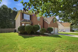 9229 Carnes Crossing Cir, Jonesboro, GA 30236 - Photo 4