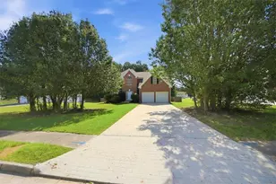 9229 Carnes Crossing Cir, Jonesboro, GA 30236 - Photo 2