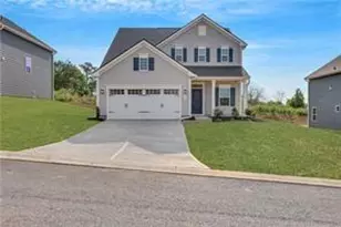 279 Oakleigh Dr, Calhoun, GA 30701 - Photo 1