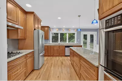 5274 Powers Ferry Road NW, Sandy Springs, GA 30327 - Photo 10