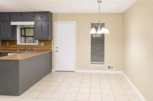 8272 Blackfoot Trail, Jonesboro, GA 30236 - Photo 10