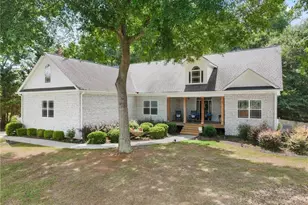 860 Lakeview Dr, Commerce, GA 30529 - Photo 10