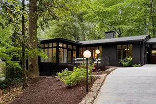 922 Barton Woods Rd NE, Atlanta, GA 30307 - Photo 2