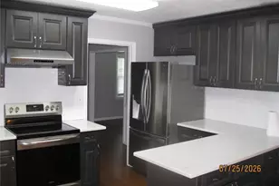 5159 Stratham Dr, Dunwoody, GA 30338 - Photo 8
