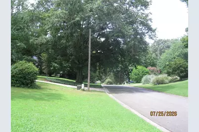 5159 Stratham Drive, Dunwoody, GA 30338 - Photo 2