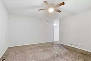 4204 Cheryl Ann Ct, Stone Mountain, GA 30083 - Photo 10