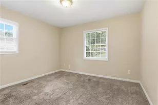 4204 Cheryl Ann Ct, Stone Mountain, GA 30083 - Photo 18
