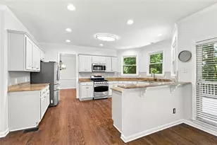 1073 Hopedale Ln, Lawrenceville, GA 30043 - Photo 6