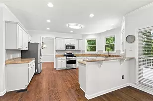 1073 Hopedale Ln, Lawrenceville, GA 30043 - Photo 6