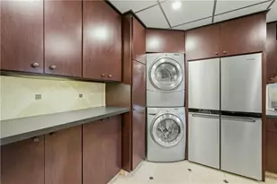 4266 Roswell Rd NE, Atlanta, GA 30342 - Photo 8