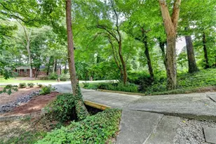 131 Denna Dr, Alpharetta, GA 30009 - Photo 52