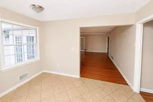 135 Green Hill Ct SW, Atlanta, GA 30331 - Photo 8