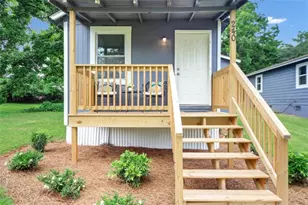 240 Jackson St, Barnesville, GA 30204 - Photo 4