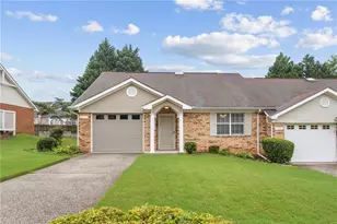 272 Olde Oaks Ln, Riverdale, GA 30274 - Photo 2
