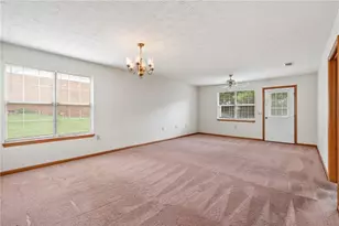 272 Olde Oaks Ln, Riverdale, GA 30274 - Photo 4