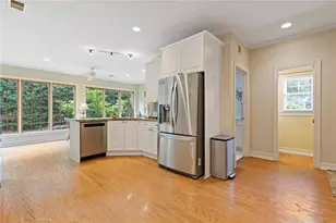 105 Dixter Close, Johns Creek, GA 30022 - Photo 18