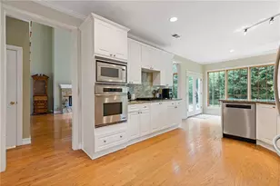105 Dixter Close, Johns Creek, GA 30022 - Photo 16