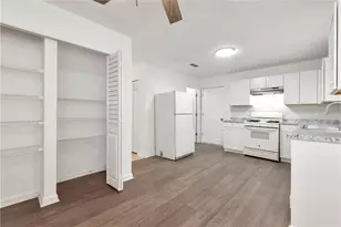 556 Sunfield Dr NW, Lilburn, GA 30047 - Photo 18