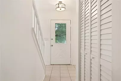 556 Sunfield Drive NW, Lilburn, GA 30047 - Photo 8