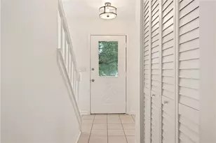 556 Sunfield Dr NW, Lilburn, GA 30047 - Photo 8